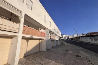 Moradia T3 para Venda em Charneca de Caparica e Sobreda