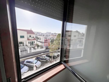 Moradia T3 para Venda em Charneca de Caparica e Sobreda
