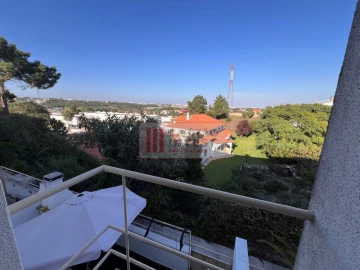 Moradia T3 para Venda em Charneca de Caparica e Sobreda