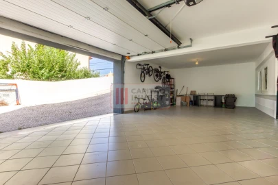 Moradia T4 para Venda em Fernao Ferro
