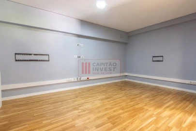 Moradia T4 para Venda em Fernao Ferro