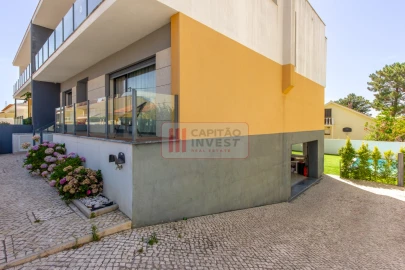 Moradia T4 para Venda em Fernao Ferro