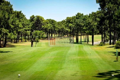 Moradia T4 para Venda em Charneca de Caparica e Sobreda