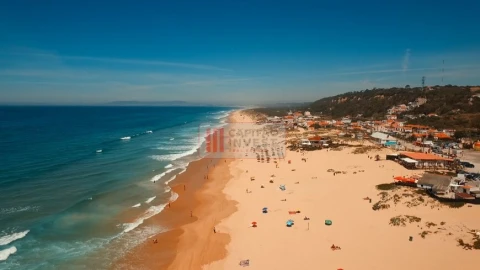 Moradia T4 para Venda em Charneca de Caparica e Sobreda