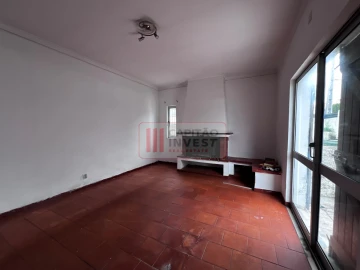Moradia T3 para Venda em Charneca de Caparica e Sobreda