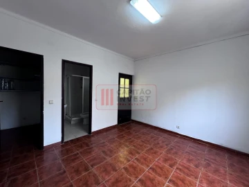 Moradia T3 para Venda em Charneca de Caparica e Sobreda