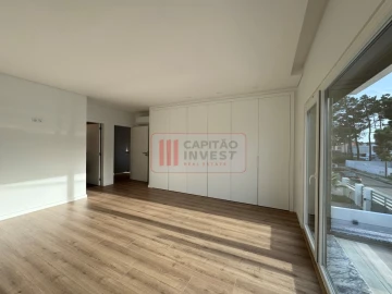 Moradia T4 para Venda em Charneca de Caparica e Sobreda