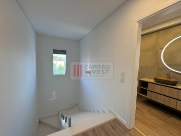 Moradia T4 para Venda em Charneca de Caparica e Sobreda