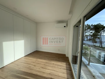 Moradia T4 para Venda em Charneca de Caparica e Sobreda