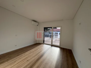 Moradia T4 para Venda em Charneca de Caparica e Sobreda
