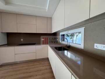 Moradia T4 para Venda em Charneca de Caparica e Sobreda