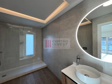 Moradia T4 para Venda em Charneca de Caparica e Sobreda