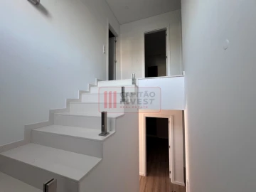 Moradia T4 para Venda em Charneca de Caparica e Sobreda