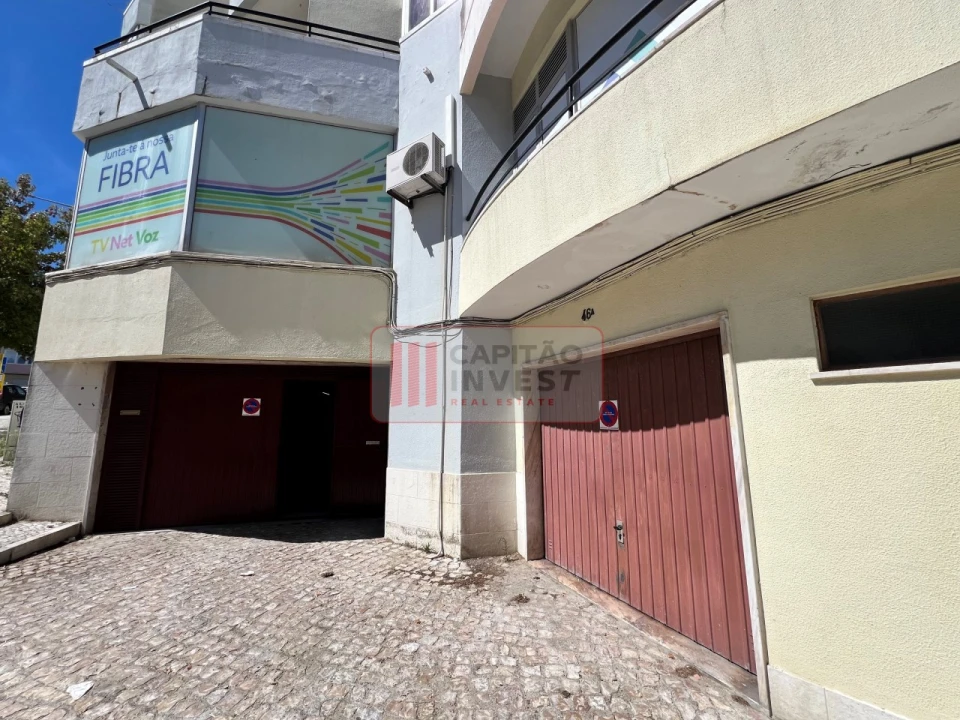 Garagem para Venda em Almada, Cova da Piedade, Pragal e Cacilhas Foto 2