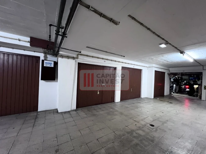 Garagem para Venda em Almada, Cova da Piedade, Pragal e Cacilhas Foto 5