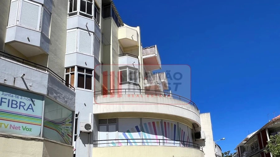 Garagem para Venda em Almada, Cova da Piedade, Pragal e Cacilhas