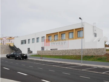 Moradia T4 para Venda em Corroios