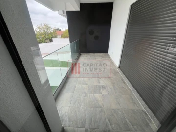 Moradia T4 para Venda em Corroios