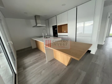 Moradia T4 para Venda em Corroios