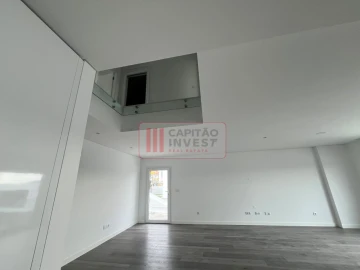 Moradia T4 para Venda em Corroios