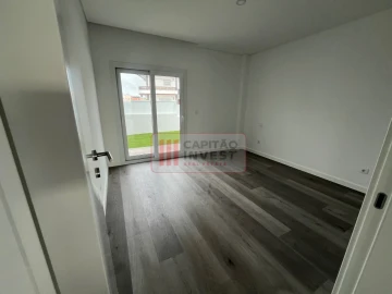 Moradia T4 para Venda em Corroios