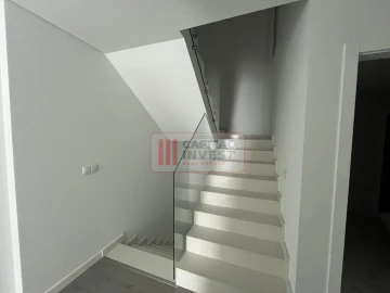Moradia T4 para Venda em Corroios