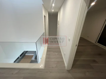 Moradia T4 para Venda em Corroios