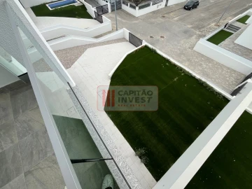 Moradia T4 para Venda em Corroios