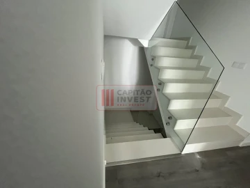 Moradia T4 para Venda em Corroios