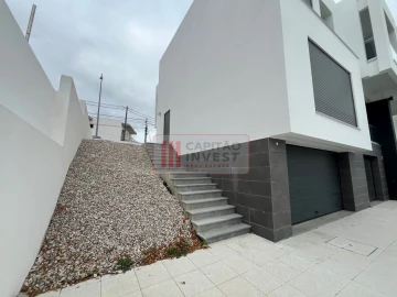 Moradia T4 para Venda em Corroios