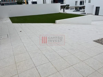 Moradia T4 para Venda em Corroios