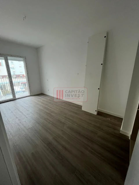 Apartamento T2 para Venda em Corroios