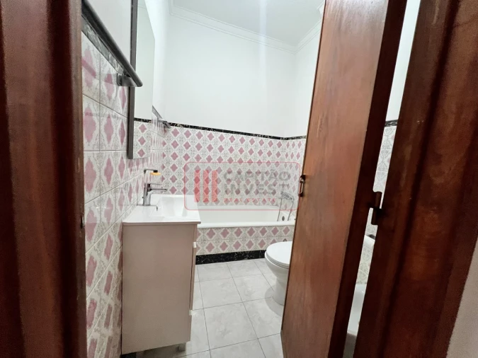 Apartamento T2 para Venda em Amora Foto 10