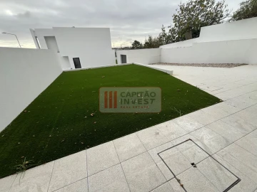 Moradia T4 para Venda em Corroios