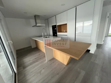 Moradia T4 para Venda em Corroios