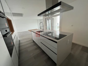 Moradia T4 para Venda em Corroios