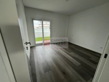 Moradia T4 para Venda em Corroios
