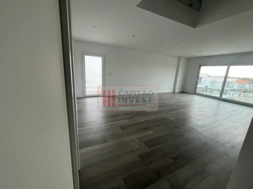 Moradia T4 para Venda em Corroios