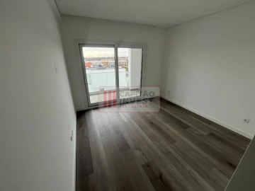 Moradia T4 para Venda em Corroios