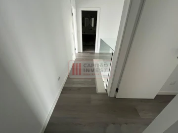 Moradia T4 para Venda em Corroios