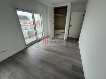 Moradia T4 para Venda em Corroios