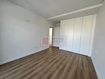 Moradia T3 para Venda em Charneca de Caparica e Sobreda