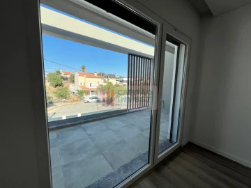 Moradia T3 para Venda em Charneca de Caparica e Sobreda