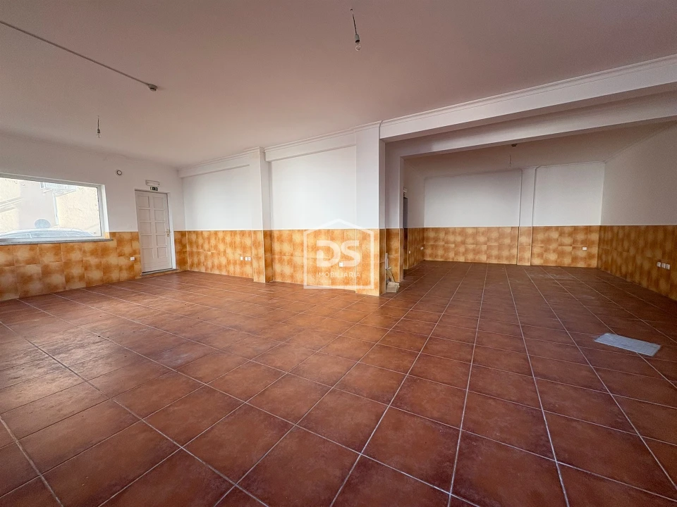 Prédio para Venda em Silvares Foto 20