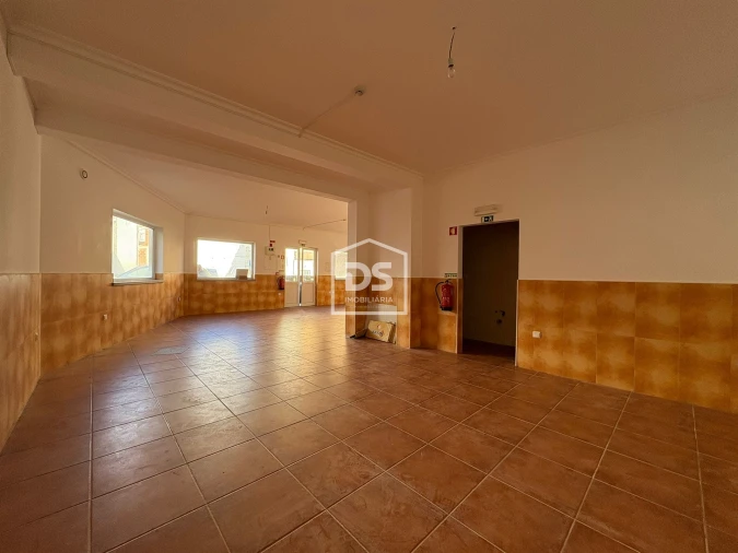 Prédio para Venda em Silvares Foto 18
