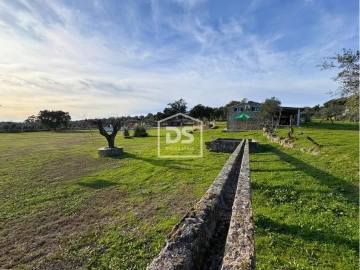 Quinta T3 para Venda em Escalos de Cima e Lousa