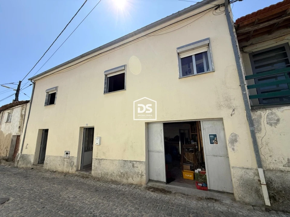 Moradia T4 para Venda em Telhado Foto 1