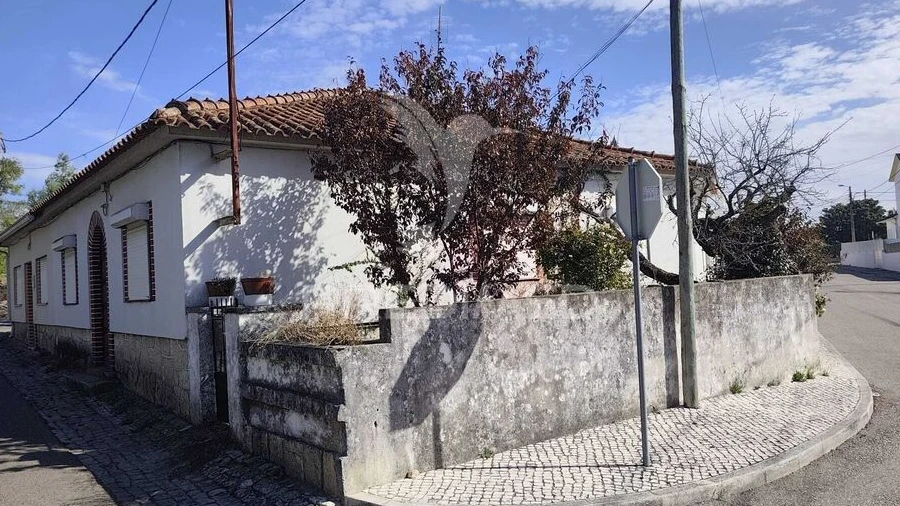 Moradia T3 para Venda em Freixianda, Ribeira do Fárrio e Formigais