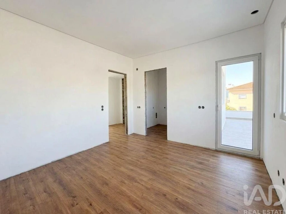 Moradia T4 para Venda em Fernao Ferro Foto 20