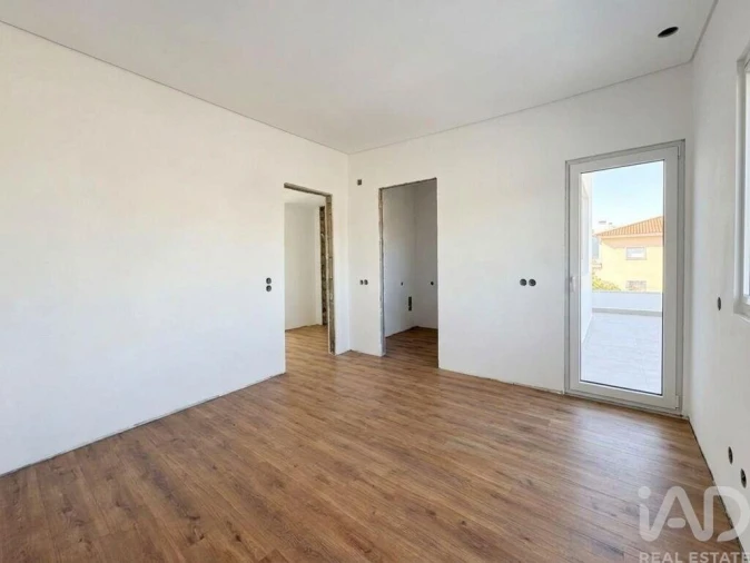 Moradia T4 para Venda em Fernao Ferro Foto 20